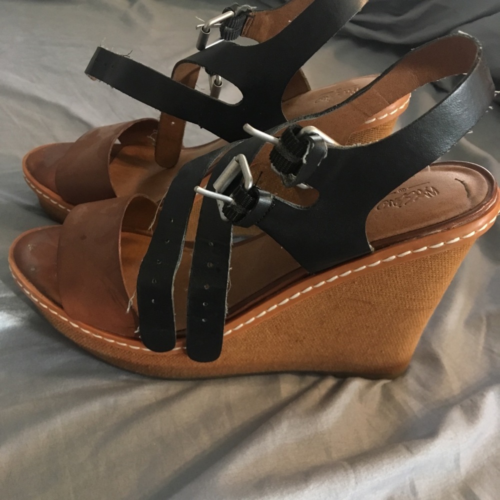 Distressed wedges